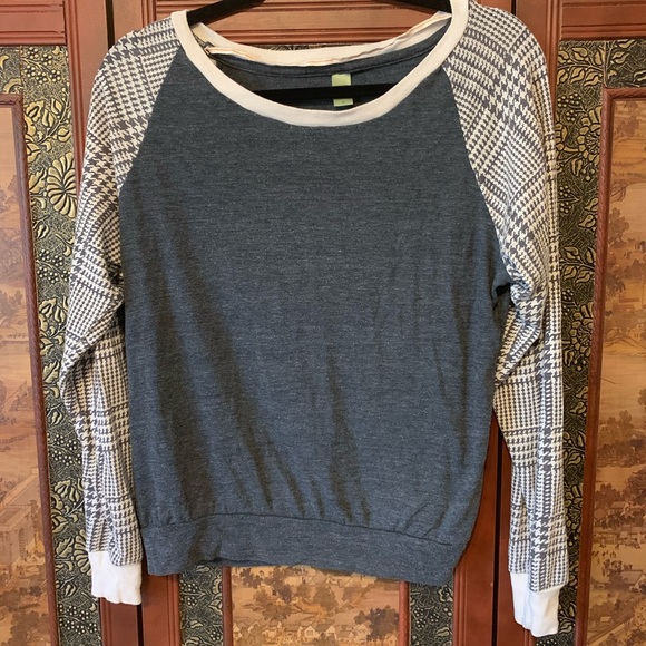 HOUNDSTOOTH LONGSLEEVE - Picture 1 of 3